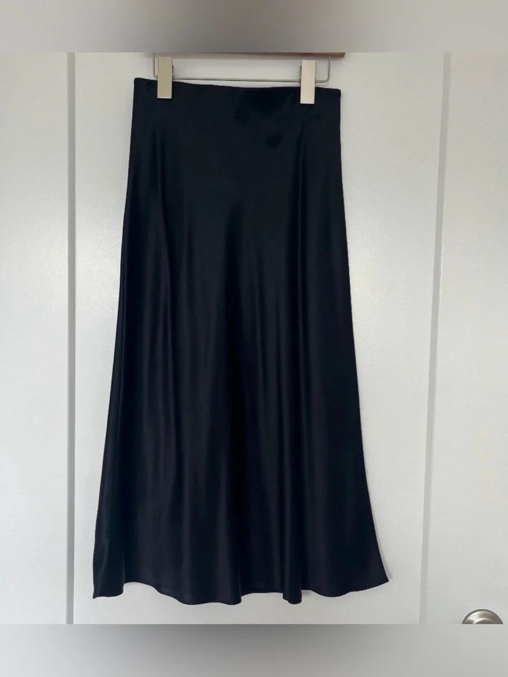 NWT Quince 100% silk Washable Silk Midi Skirt Black mulberry size XS - Picture 2 of 4
